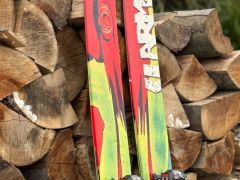 Deep powder Armada ARG ski freeride