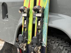 Deep powder Armada ARG ski freeride