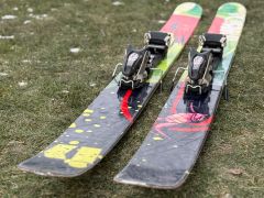 Deep powder Armada ARG ski freeride