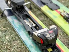 Deep powder Armada ARG ski freeride