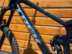 Zánovní Trek Slash vel.XL + 95% ochranný polep