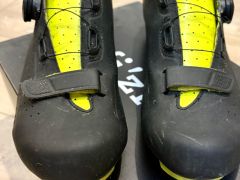 Fizik Overcurve R5 tretry, čierna/žltá fluo, EU 44