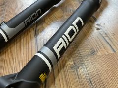 SR Suntour 27,5" Aion RC 160mm