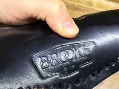 Brooks B17 narrow carved