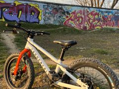 Commencal 16