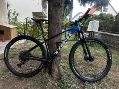Trek Marlin 8 farebné prevedenie Gloss Alpine / Gloss Dnister Fade