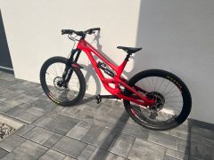 YT Capra CF Pro Race
