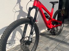 YT Capra CF Pro Race