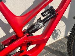 YT Capra CF Pro Race