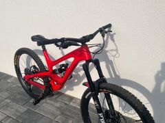 YT Capra CF Pro Race