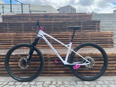 Nový Commencal Meta HT V3
