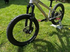 Commencal Meta HT 20 Champagne/ veľmi nadštandartne osadený detský bike