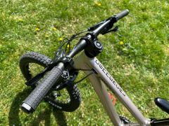 Commencal Meta HT 20 Champagne/ veľmi nadštandartne osadený detský bike
