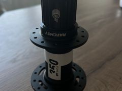 DT Swiss350 148x12 boost 28 děr, 6 děr kotouč, ořech MicroSpline