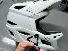 Helma Leatt Gravity 4.0