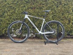 Canyon Exceed CF7 - (Karbon Kola)