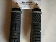OneUp Thick gripy, 144 g, čierna