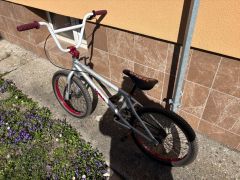 Freestyle bicykel DHS Jumper 20"