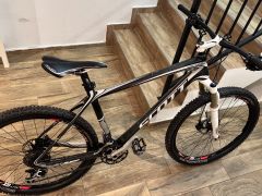 Predam karbonovy bicykel scott scale 30 velkost L