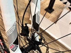 Predam karbonovy bicykel scott scale 30 velkost L