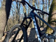 Trek Slash 8 Lithium Grey/Dnister Black L s karbónovými kolesami Bontrager Line Elite