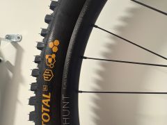 Zadne HUNTwheel 27.5 - 32H - 6 bolt - 148x12 boost