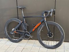 KTM Revelator Lisse Sonic - Sram Force AXS D2 / Powermeter / Mavic Comete 60 / Enve