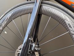 KTM Revelator Lisse Sonic - Sram Force AXS D2 / Powermeter / Mavic Comete 60 / Enve