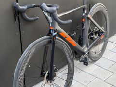 KTM Revelator Lisse Sonic - Sram Force AXS D2 / Powermeter / Mavic Comete 60 / Enve