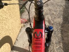 MTB Sava 29 s vidlou DT Swiss  na XT