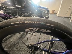 Pinarello dogma F vel 53  sram red zipp