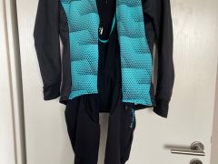 Zatepleny set nohavice + dres od  Alé