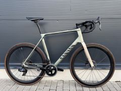 Canyon Endurance CF SLX - Sram Force AXS