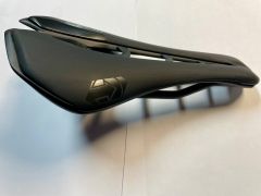 Sedlo PRO Stealth Superlight