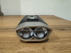 Predne svetlo Fenix BC30r