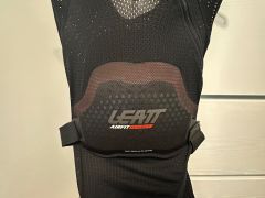 Leatt Body Vest 3DF AirFit Evo chránič tela, čierna