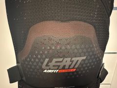 Leatt Body Vest 3DF AirFit Evo chránič tela, čierna