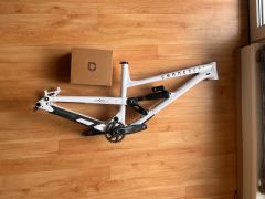 Commencal clash pure white rám