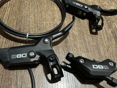 Sram DB8 predna a zadna