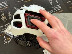 Cisto Nova Prilba Zabudovane Svetlo