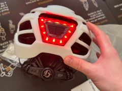 Cisto Nova Prilba Zabudovane Svetlo