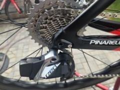 Pinarello Dogma F Sram Red AXS bicykel, sonic red