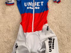Predam oblecenie timu Unibet Tietema Rockets