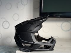 100% Trajecta w/Fidlock prilba, čierna, M (56-58 cm)