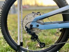 Prodám Lapierre Spicy CF 2025 Full Carbon, 180 mm, téměř nové