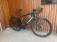 Bicykel Trek Domane AL 5 Gen 4 matte trek black 52 + Zipp 303 S Carbon Tubeless Disc