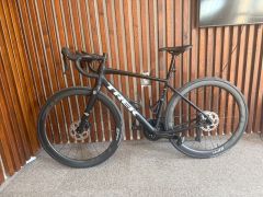 Bicykel Trek Domane AL 5 Gen 4 matte trek black 52 + Zipp 303 S Carbon Tubeless Disc