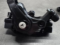 Dva Force Dual MTB 2-piestové strmene