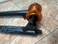 Vidlica RockShox Boxxer 200mm