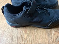 Predam  malo používane Giro tretry- veľkosť 43